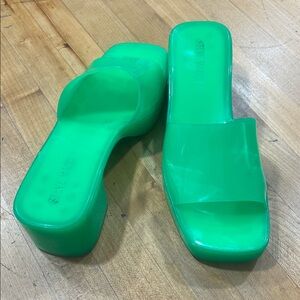 Steve Madden Vibrant Green Mules